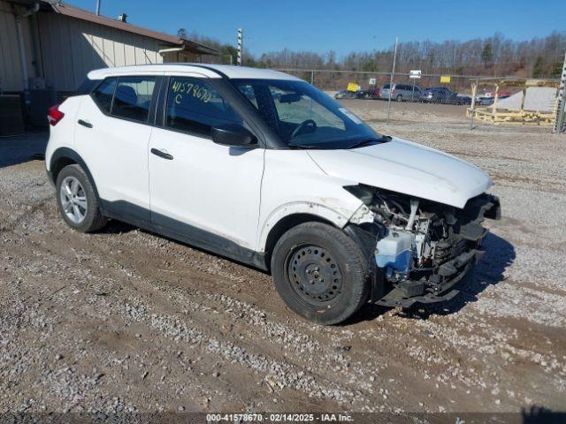  Salvage Nissan Kicks