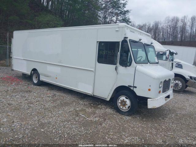  Salvage Freightliner Chassis