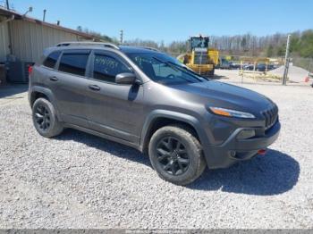 Salvage Jeep Cherokee