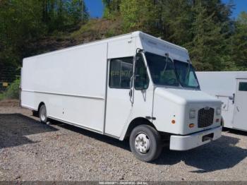  Salvage Freightliner Chassis
