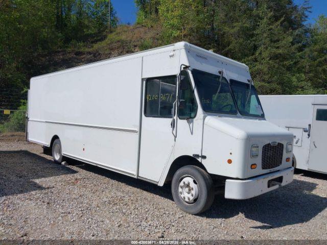  Salvage Freightliner Chassis