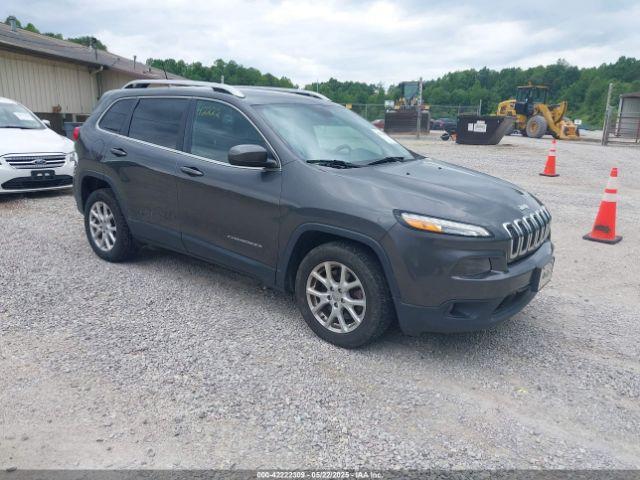  Salvage Jeep Cherokee