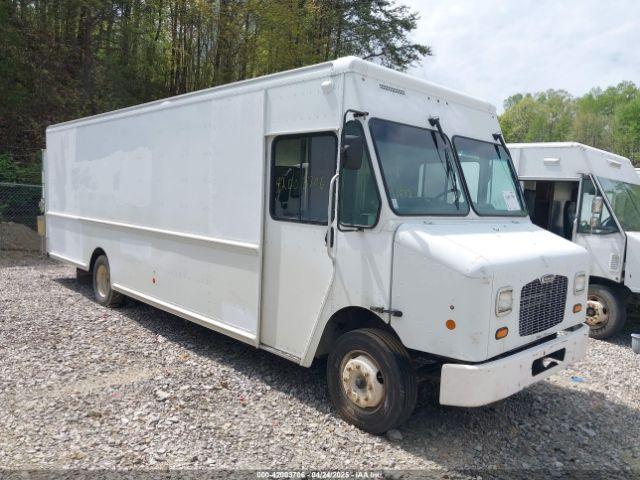  Salvage Freightliner Chassis
