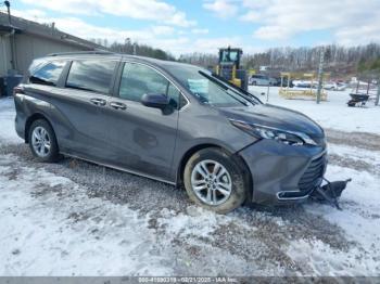  Salvage Toyota Sienna