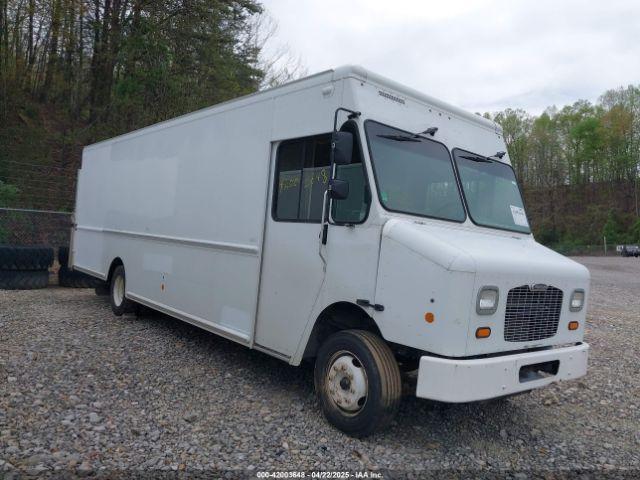  Salvage Freightliner Chassis