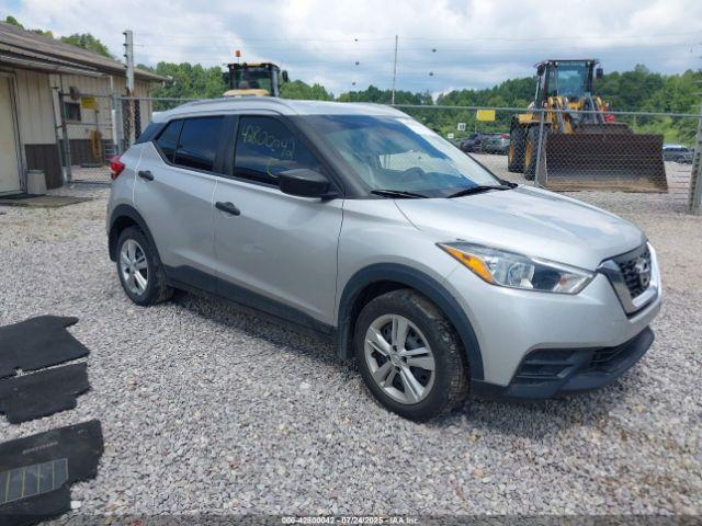  Salvage Nissan Kicks