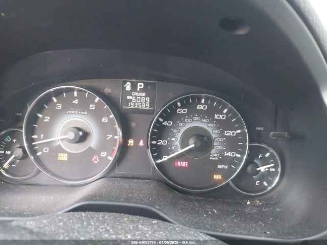 Subaru Outback 2.5i Image 12