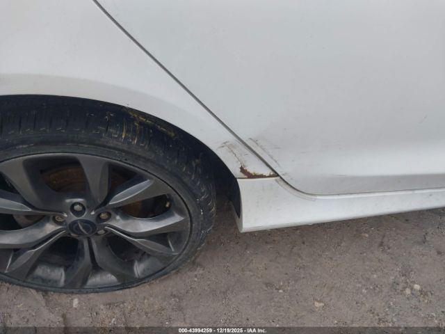 Chrysler 200 S Image 8