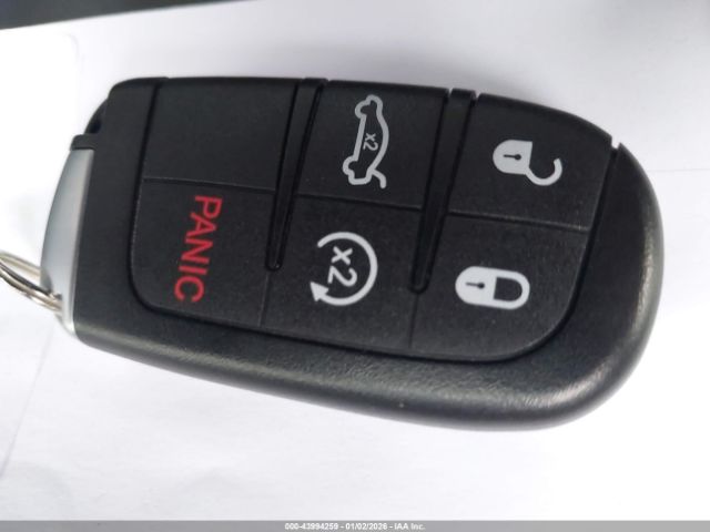 Chrysler 200 S Image 12