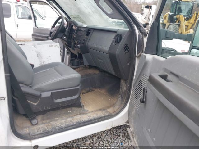 Ford F-450 Xl Image 12