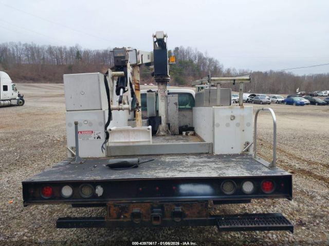 Ford F-450 Xl Image 15