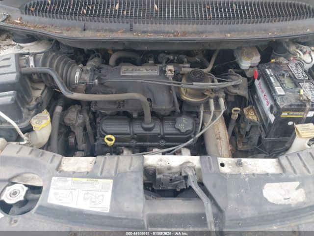 Chrysler Town & Country Touring Image 2