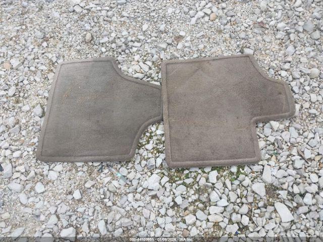 Chrysler Town & Country Touring Image 3