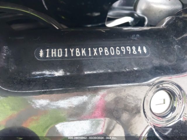 Harley-Davidson Flhcs Image 13